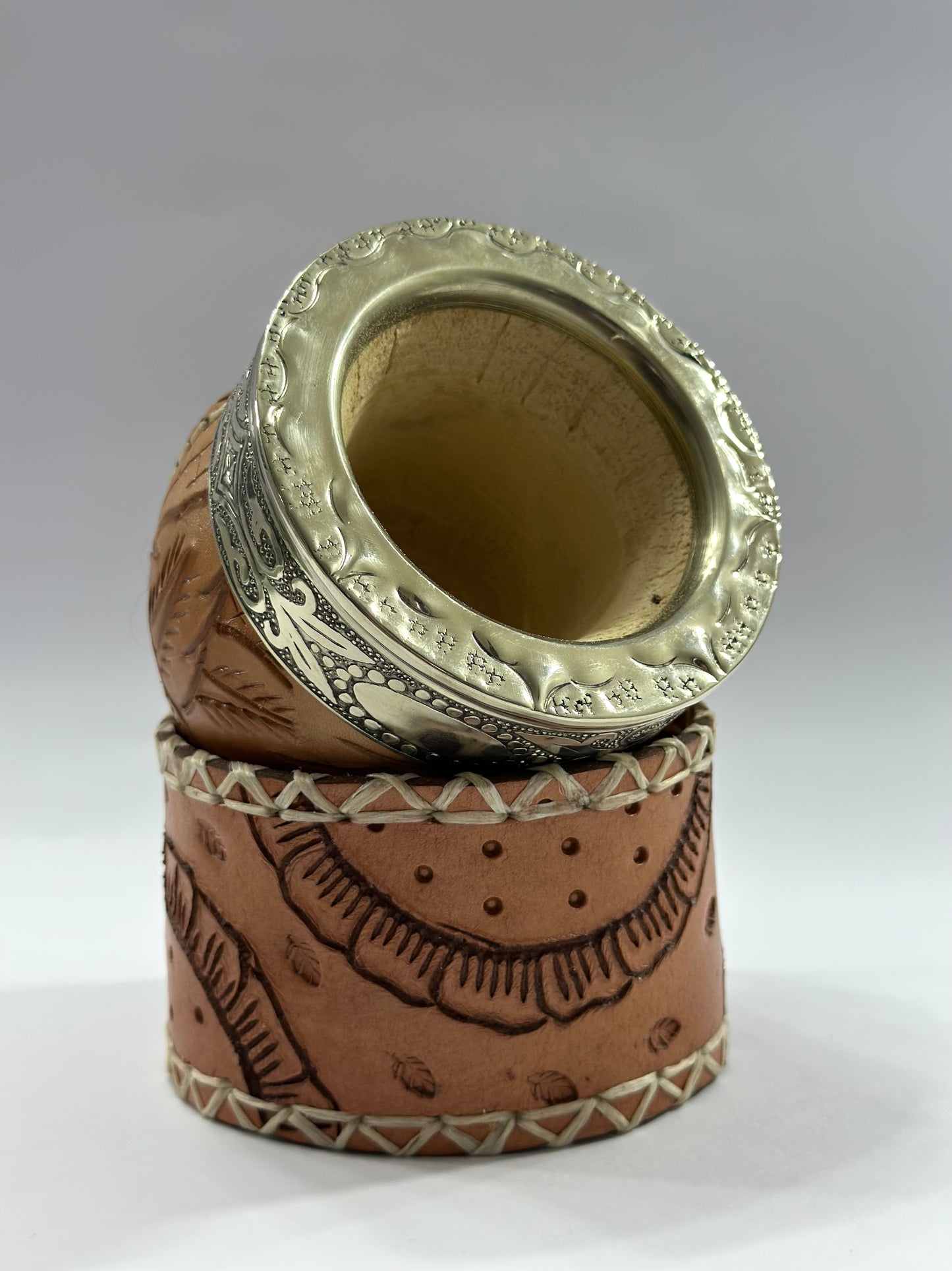 Mate Criollo Premium De Calabaza Cuero Labrado Diseño Hojas