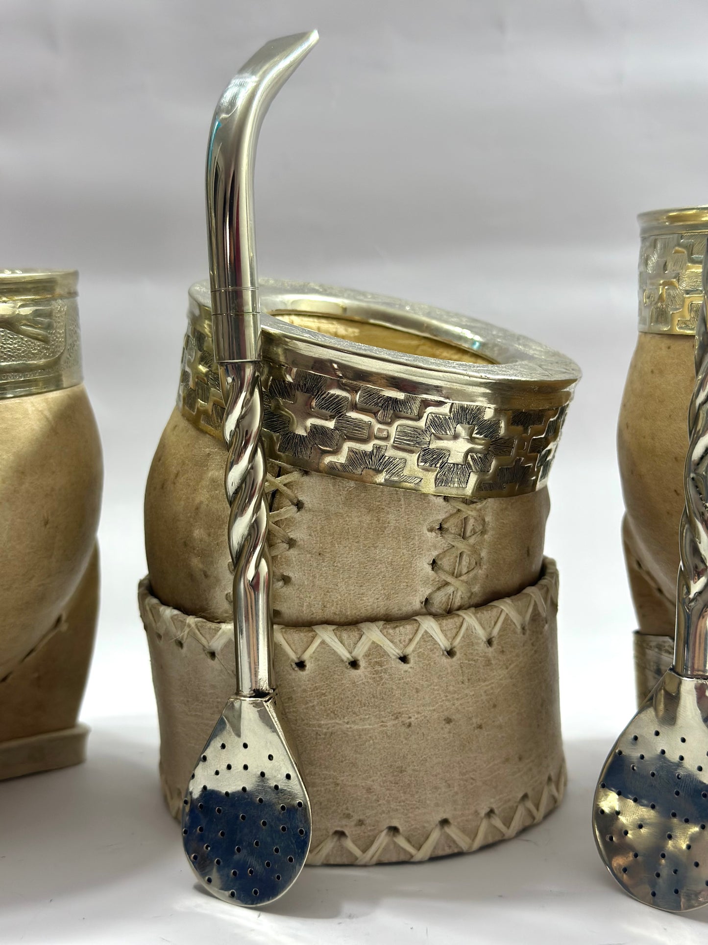 Mate Criollo de Calabaza trabajado en cuero crudo con Posa Mate