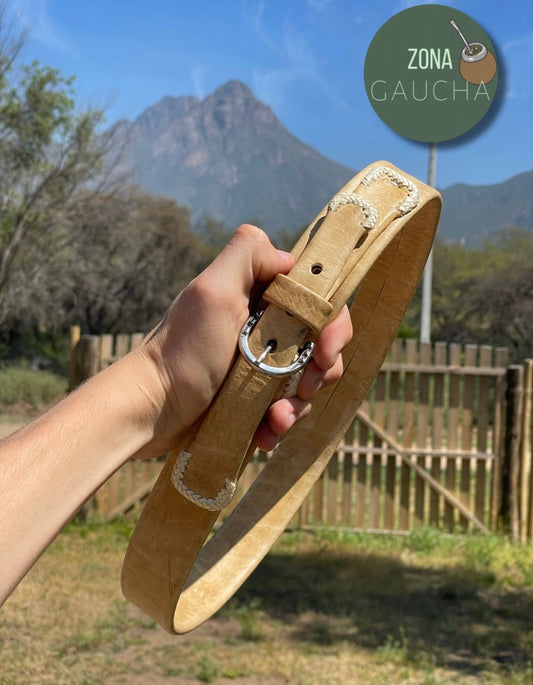 Cinturón de cuero crudo sobado puntillas trenzadas en tiento 116 cm