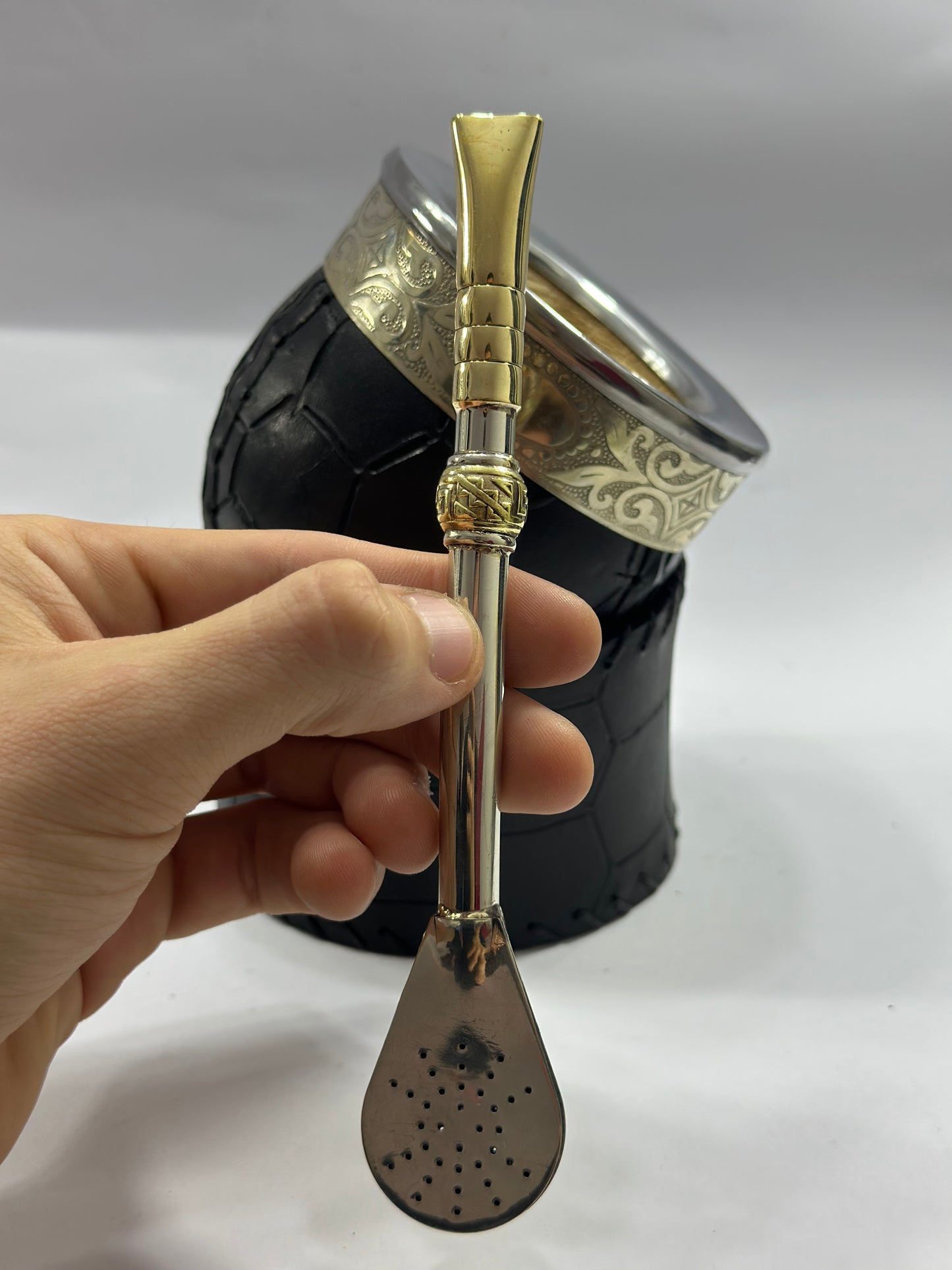 Mate Criollo Premium De Calabaza Cuero Labrado Diseño Balón Fútbol + Bombillon de Alpaca Recto