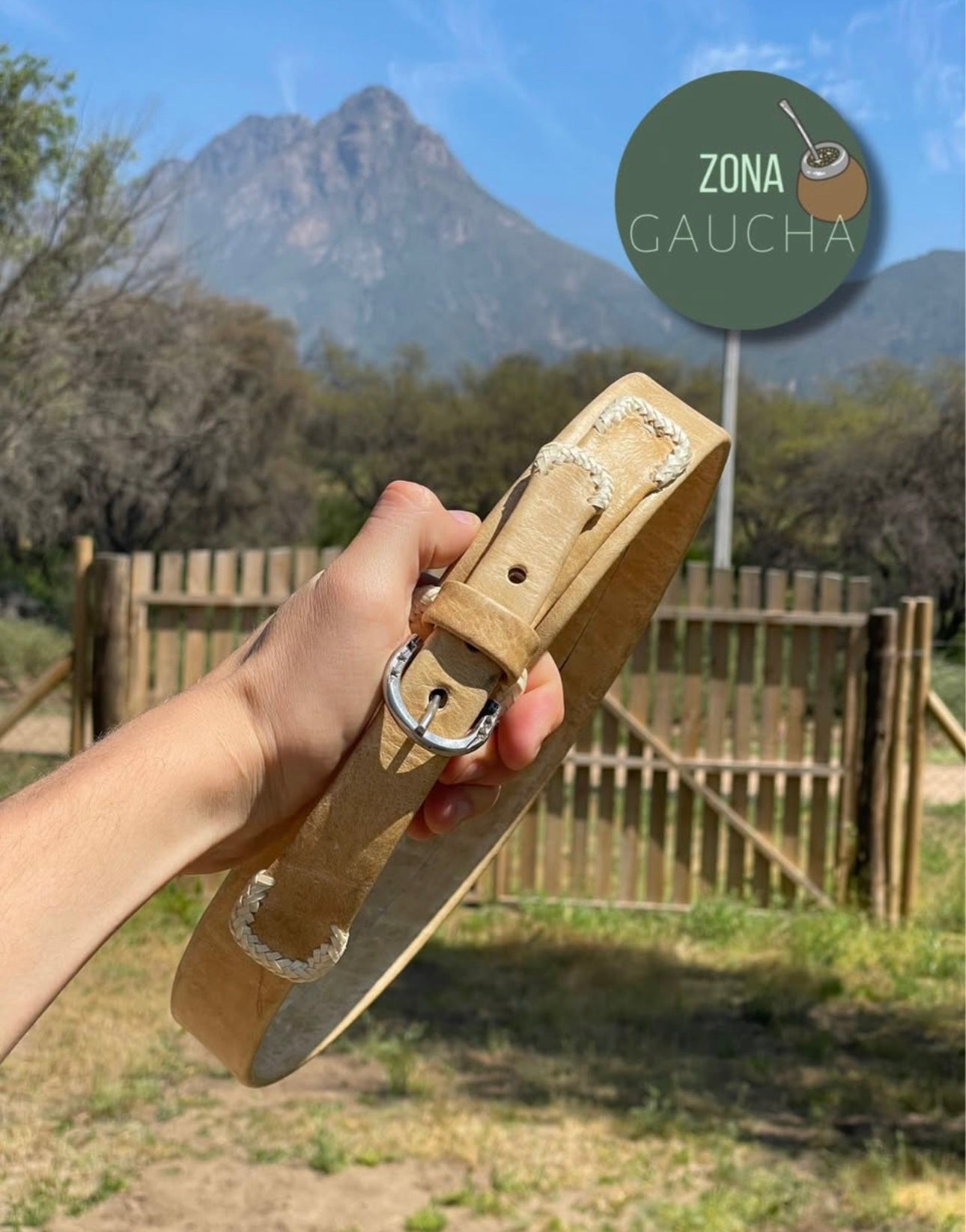 Cinturón de cuero crudo sobado puntillas trenzadas en tiento 116 cm