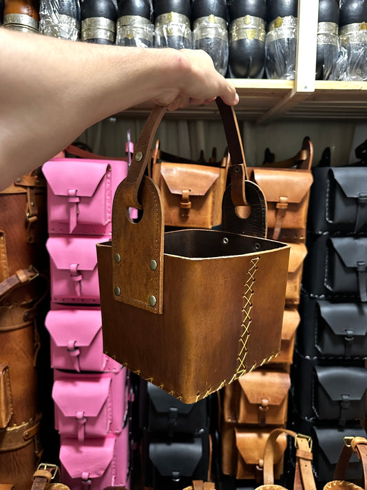 Matera de cuero tradicional 4 compartimentos Cuero Café Diseño #1