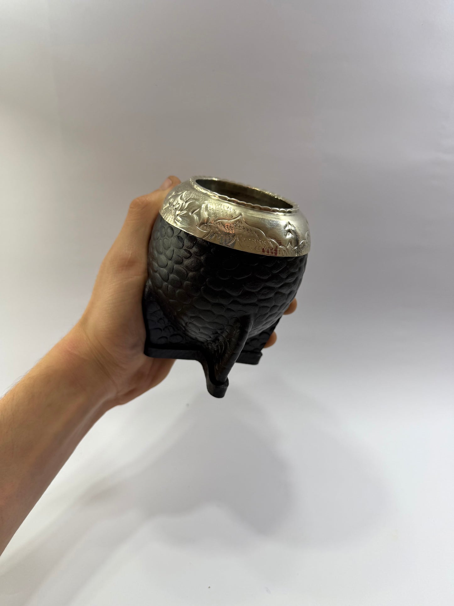 Mate Torpedo Negro de Acero trabajado en cuero croco + Virola Uruguaya