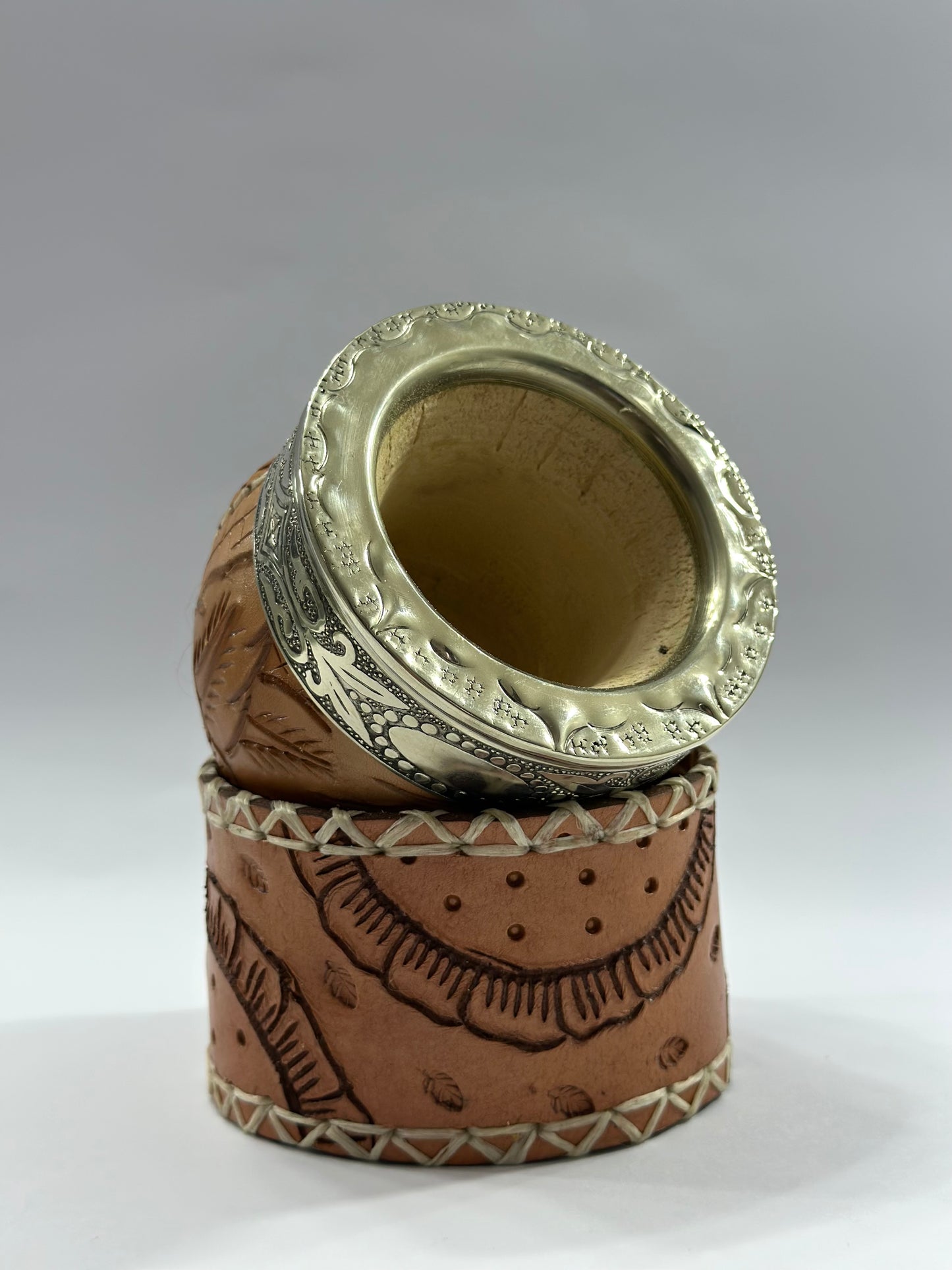 Mate Criollo Premium De Calabaza Cuero Labrado Diseño Hojas
