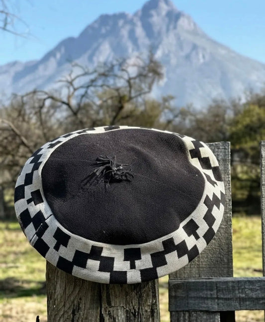 Boina Gaucha Centro Gris Topo , Guarda Pampa Gris Topo / Vuelo 32 Cm.