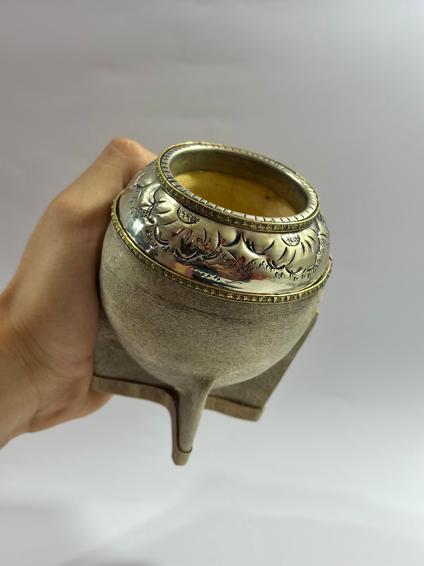 Torpedo De Calabaza Trabajado En Cuero Crudo / Virolón Uruguayo Lacre con Doble Hebra de bronce