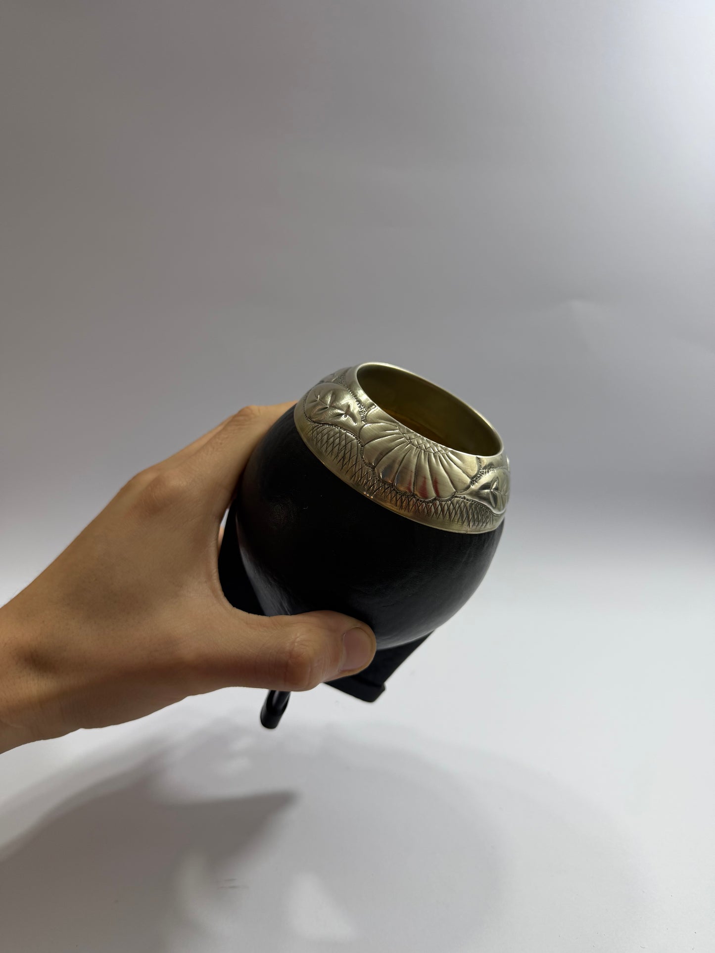 Mate Torpedo Premium Negro De Calabaza Virolon Uruguayo Artesanal Al Lacre 𝗛𝗢𝗝𝗔𝗦 𝗬 𝗙𝗟𝗢𝗥.