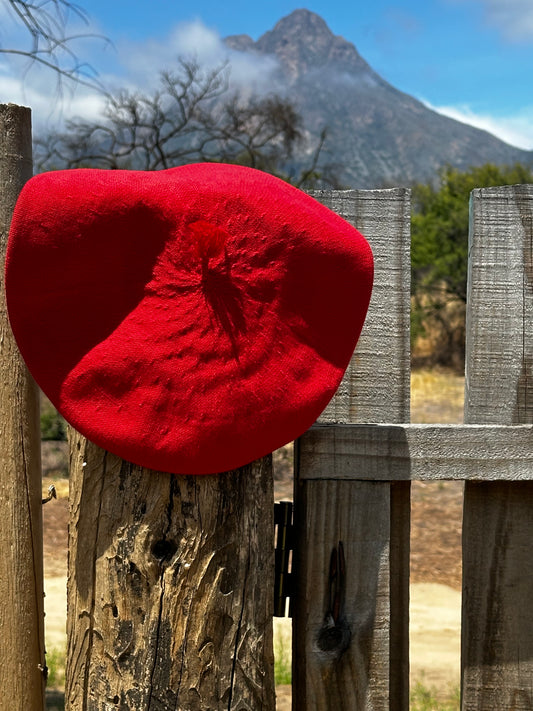 Boina Gaucha De Hilo Rojo / Vuelo 32 Cm