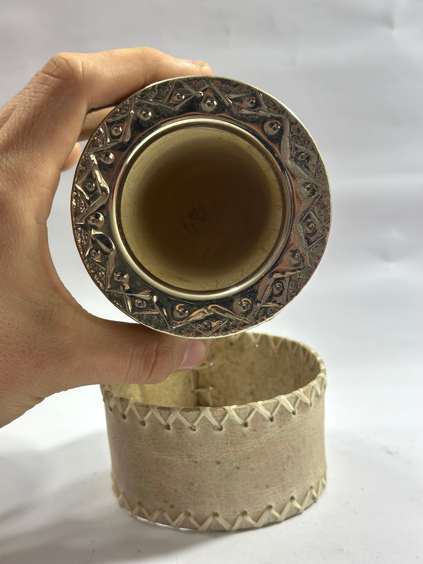 Mate Criollo de Calabaza trabajado en cuero crudo con Posa Mate