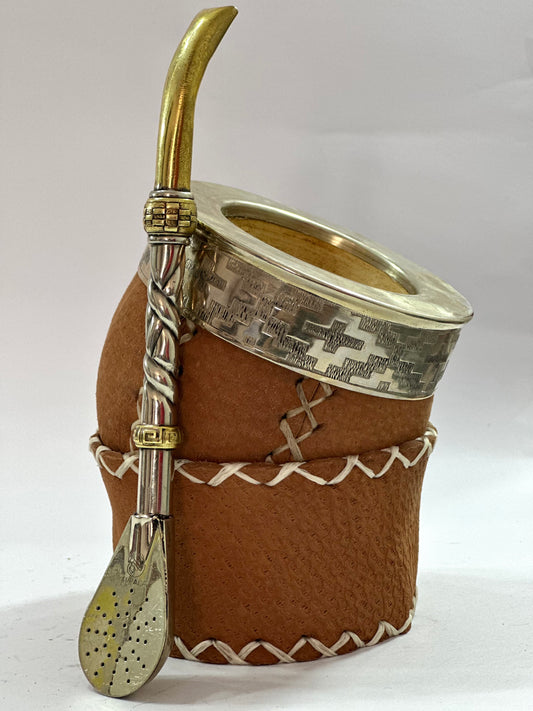 Mate Criollo Premium trabajado en Cuero Carpincho