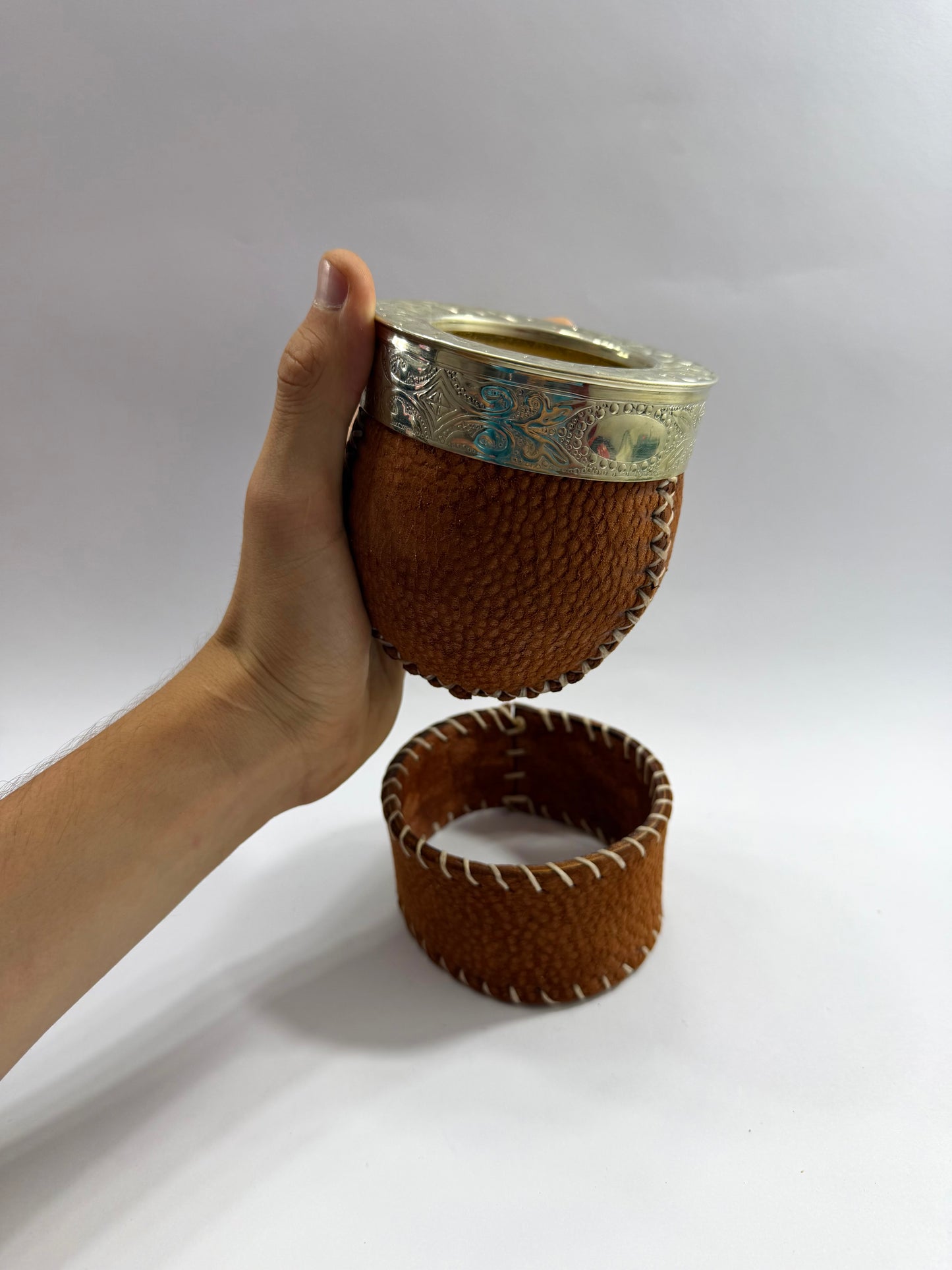 Mate Criollo Premium trabajado en Cuero Carpincho