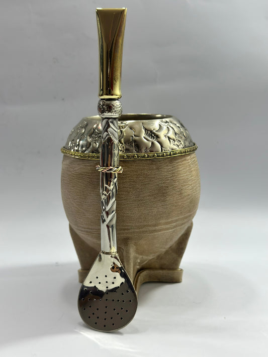 Torpedo De Calabaza Trabajado En Cuero Crudo / Virolón Uruguayo Lacre con Una Hebra de bronce