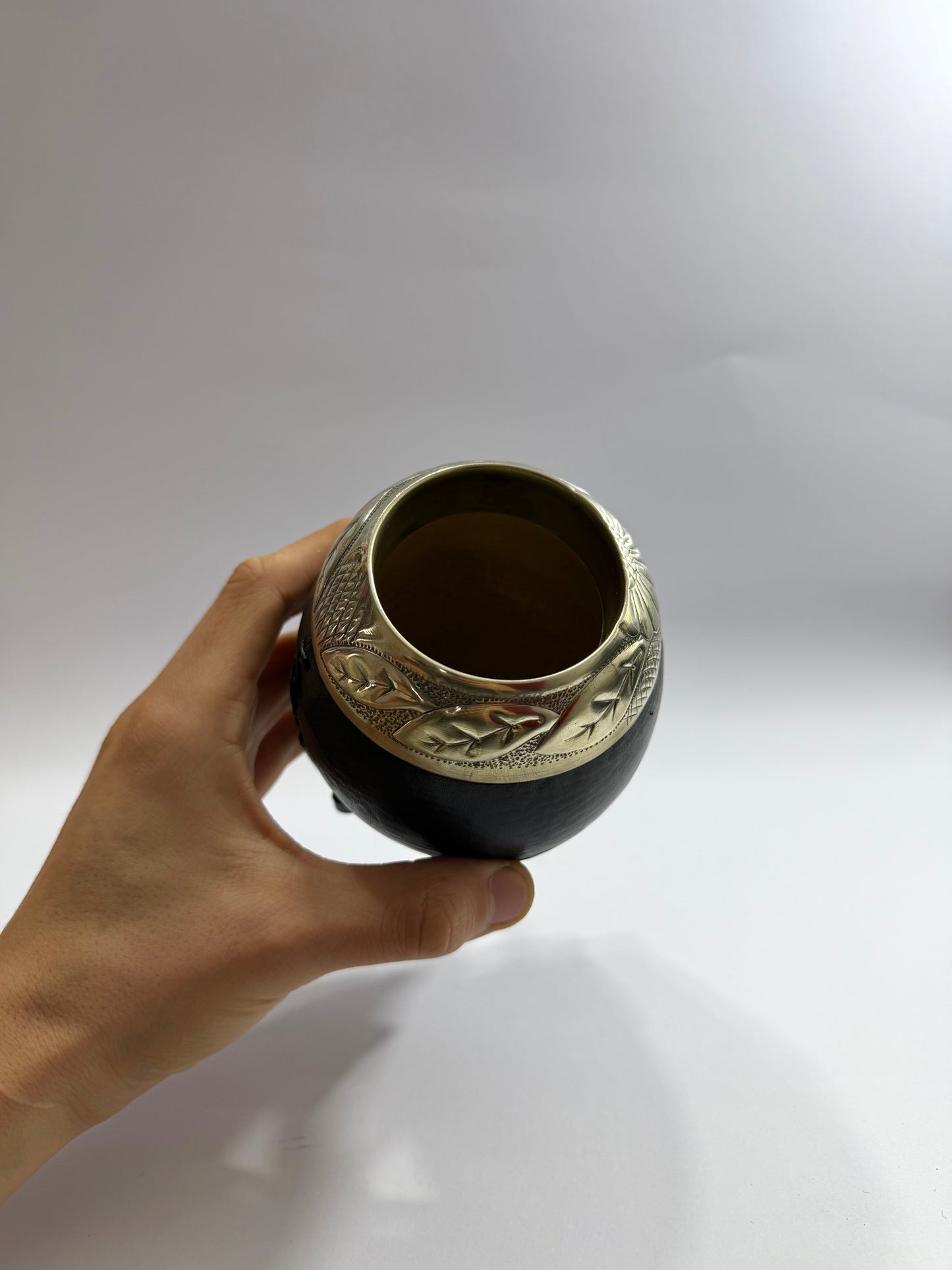 Mate Torpedo Premium Negro De Calabaza Virolon Uruguayo Artesanal Al Lacre 𝗛𝗢𝗝𝗔𝗦 𝗬 𝗙𝗟𝗢𝗥.