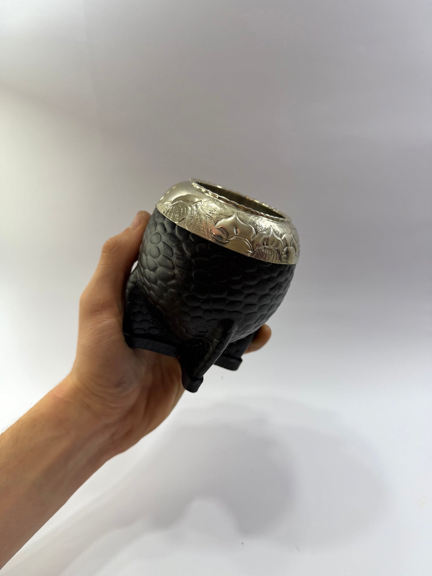 Mate Torpedo Negro de Acero trabajado en cuero croco + Virola Uruguaya