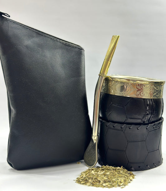 Mate Criollo Premium Acero Cuero Labrado Diseño Balón Fútbol + Yerbero de Cuero Negro + Bombillon de Alpaca Curvo