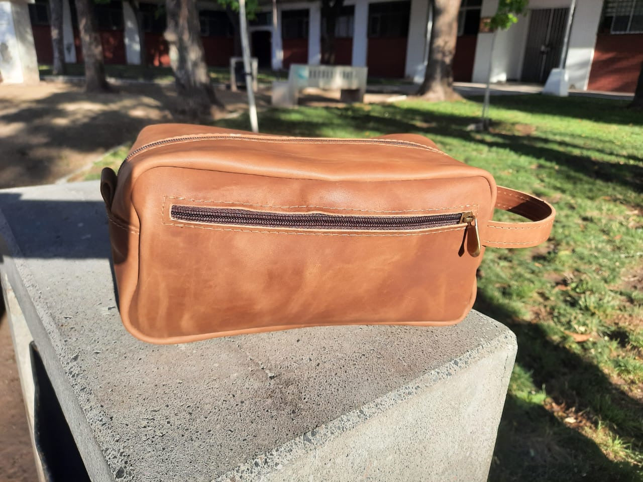 Neceser de Cuero Unisex Café / Medida 26x12x12