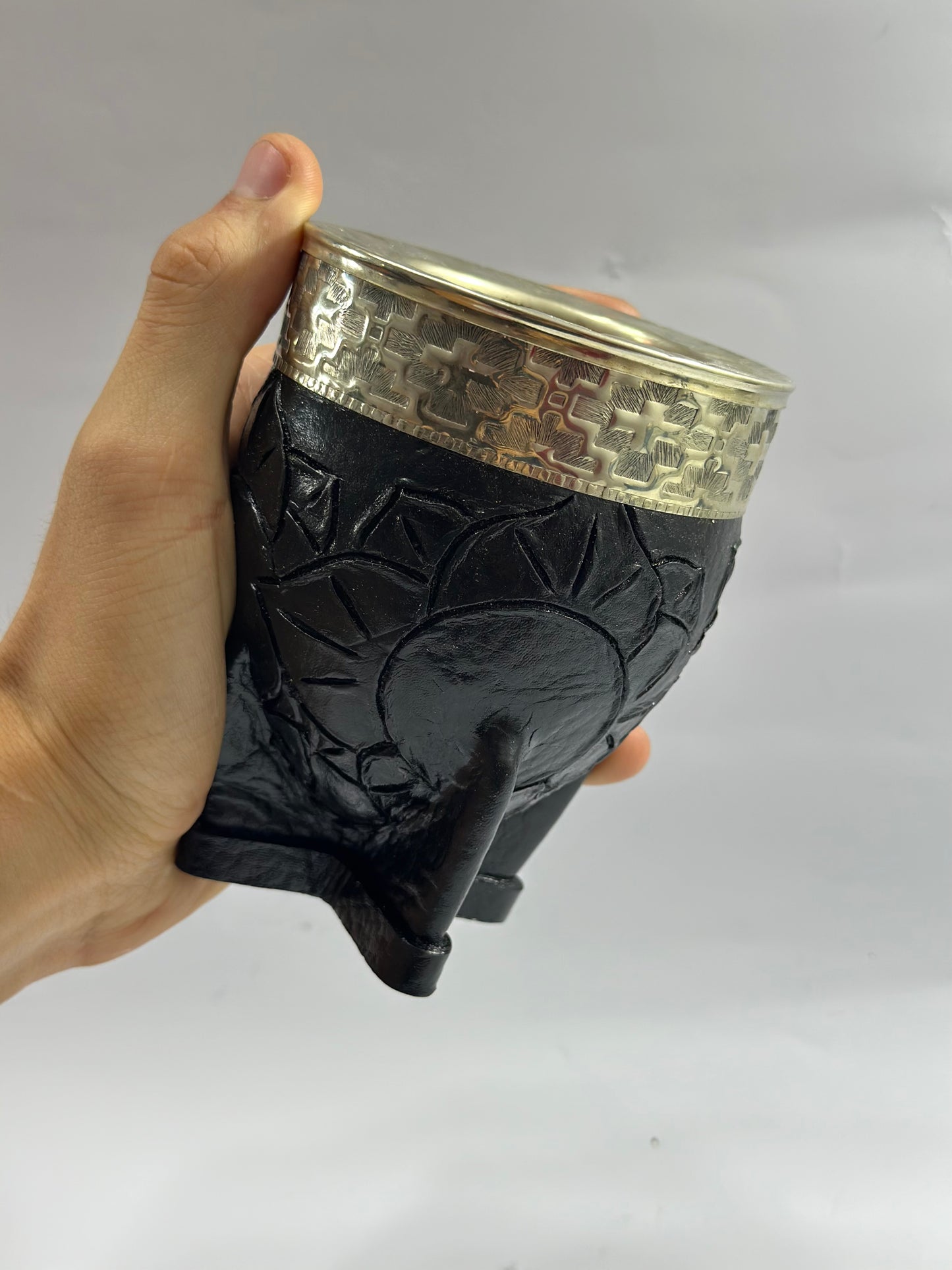 Mate Imperial Negro Cuero Labrado Diseño Flor
