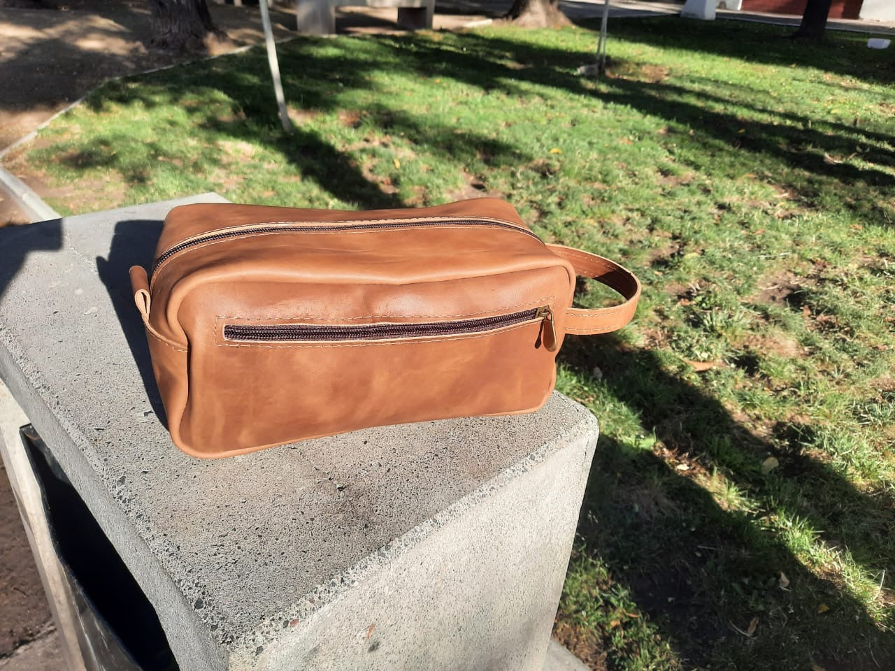 Neceser de Cuero Unisex Café / Medida 26x12x12