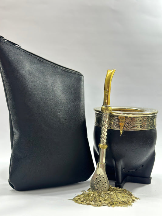 Mate Imperial Homenaje Universidad Católica+ Yerbero de Cuero Negro + Bombillon de Alpaca Trenzada Personalizado.